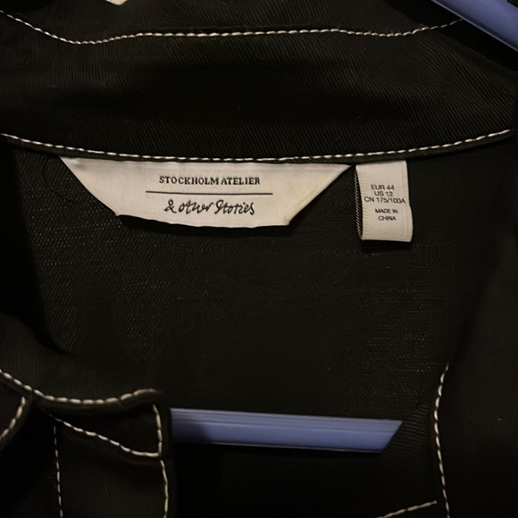 & Other Stories boxy black denim topstitch dress - Picture 4 of 7